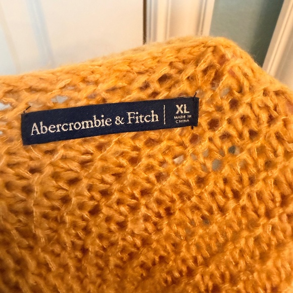Abercrombie open back knit sweater - Picture 3 of 3